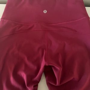 LULU LEMON LEGGINGS - NOT CROPPED